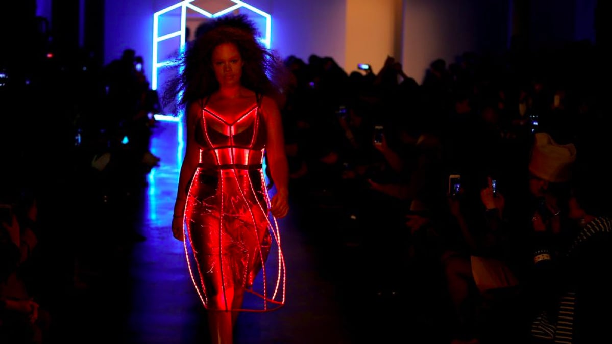 This designer lit up the runway with Intel technology | Mashable